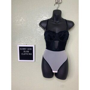 Women’s Unlined Underwire Black & White Lace Bodysuit Size Extra Small